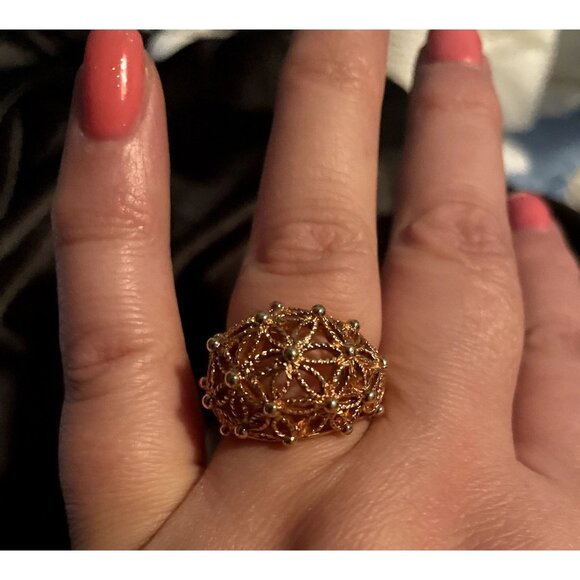 Vintage Avon Statement Ring Gold Tone 1970s Flower Openwork Size 8.5 Signed - Picture 2 of 3